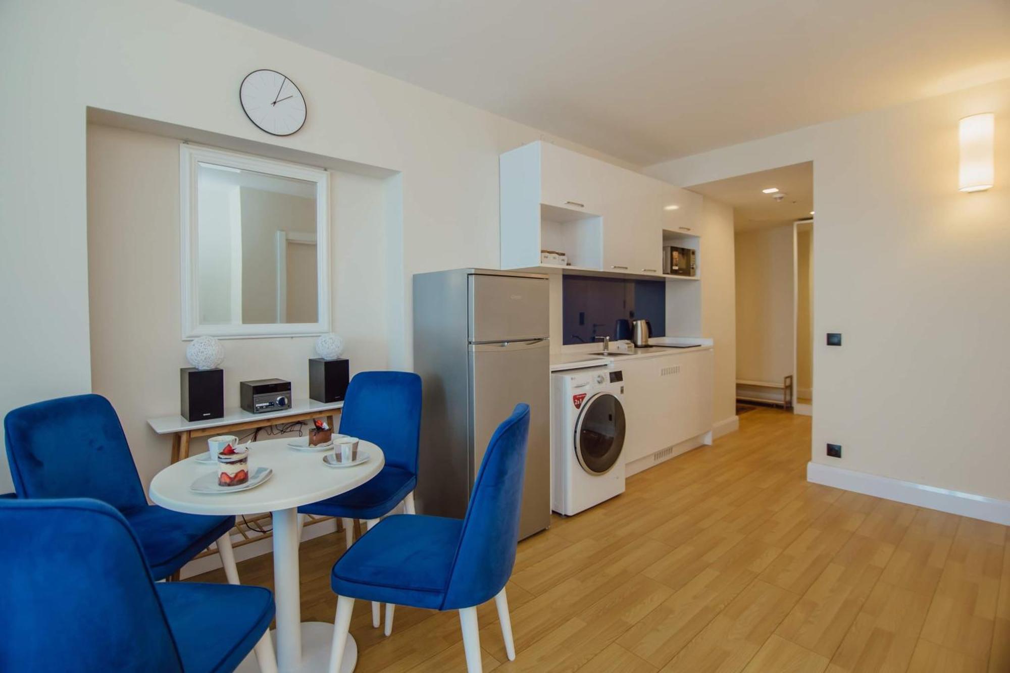 Orbi City Black Sea View Aparthotel Batumi Bagian luar foto